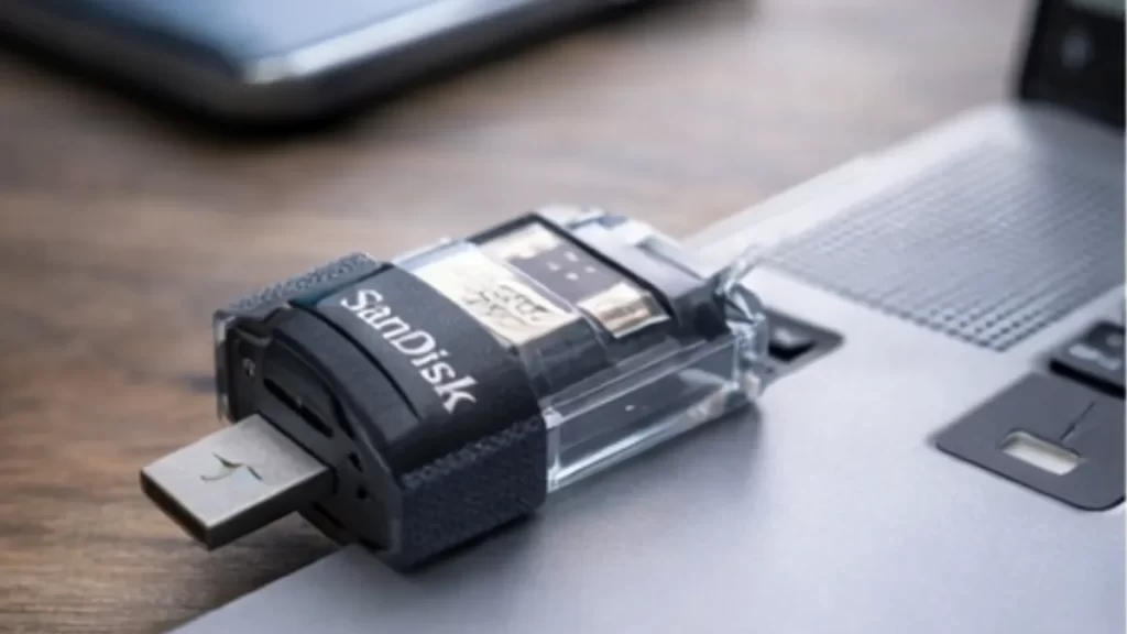 Pendrive SanDisk Ultra Dual Drive, um modelo se destaca pelos conectores duplos