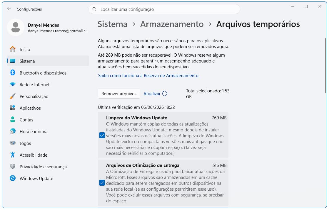 Tela de arquivos temporários do Windows 11 mostrando opções para remover arquivos desnecessários e liberar espaço no computador.
